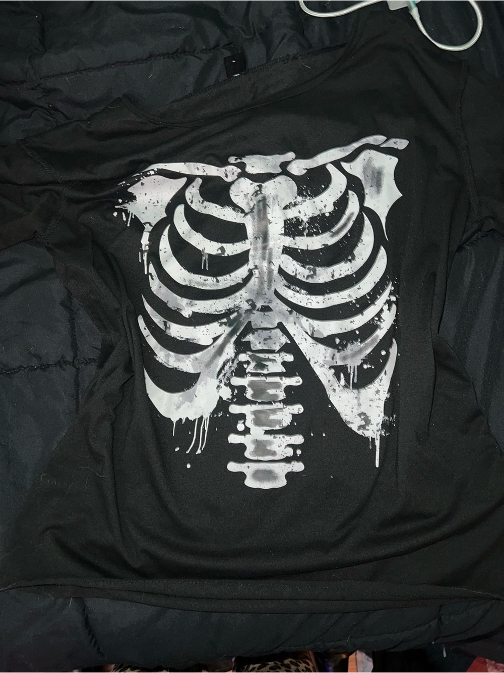 Off the shoulder Skeleton Ribcage Tee